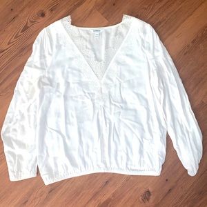 Express Blouse | Size S | Detailed Neck Line